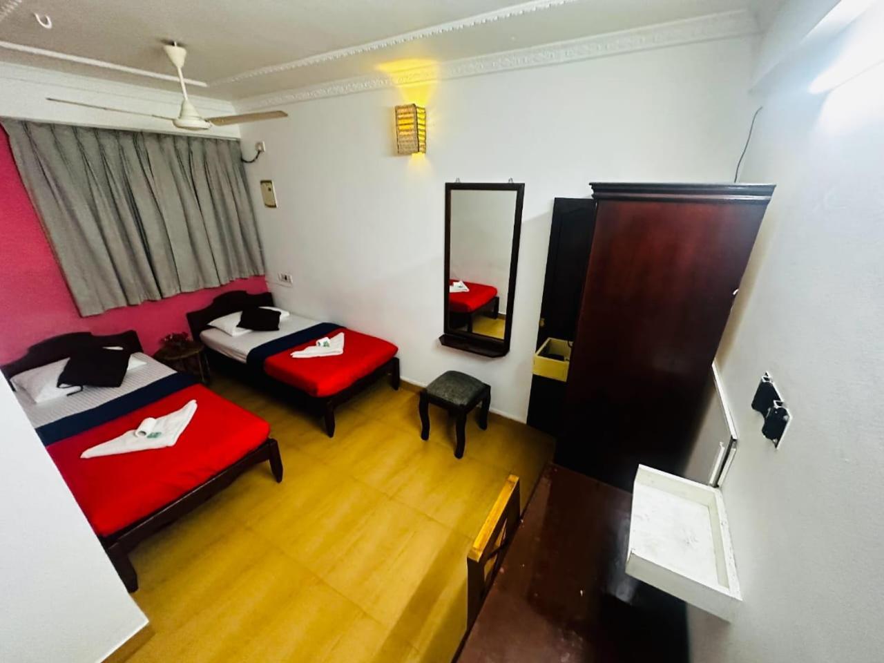 Xhostel Hostel Kochi Luaran gambar
