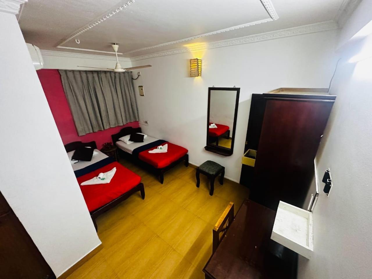 Xhostel Hostel Kochi Luaran gambar